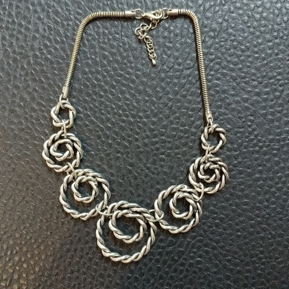 Gorgeous statement necklace